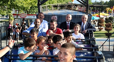 Şehrin yeni sosyal yaşam alanı açıldı “Sakarya Lunapark hayırlı olsun”