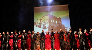 Sakarya Üniversitesinde “Bu Topraklar İçin” Sahne Gösterisi Gerçekleştirildi