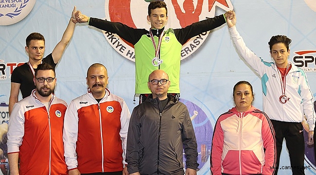 Genç halterci Türkiye Şampiyonu oldu