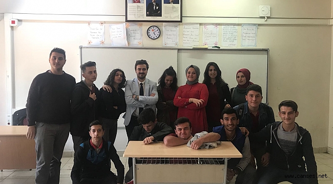 TEK DİŞİ KALMIŞ TEKNOLOJİ TİYATRO OYUNUNA DAVETLİSİNİZ