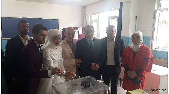 İlk imzalarını sandık başında attı