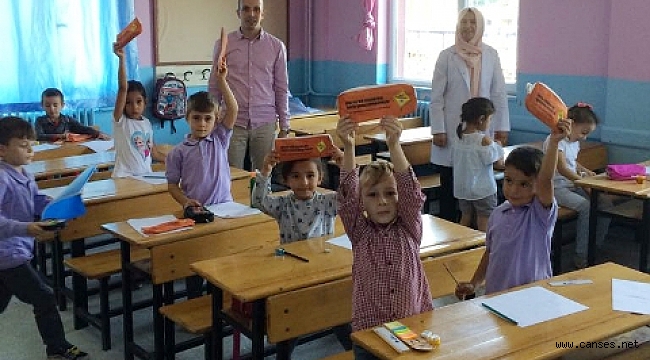 Minik öğrencilerin heyecanına ortak oldular
