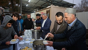 Başkan Dişli, sabah namazı sonrası gençlerle çorba içti