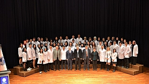 Diş Hekimliği Öğrencileri Beyaz Önlük Giydi