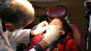 Minikler diş taramasından güler yüzle ayrıldı