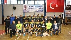 AKYAZI BELEDİYESİ VOLEYBOL TAKIMI DOLUDİZGİN