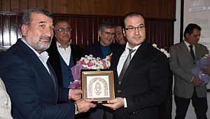 ANKARA’DA ŞAİRLERİN GECESİNDE ÖZTÜRK'E ÖDÜL