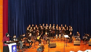 Erenler Öğretmenler Korosu’ndan Muhteşem Konser