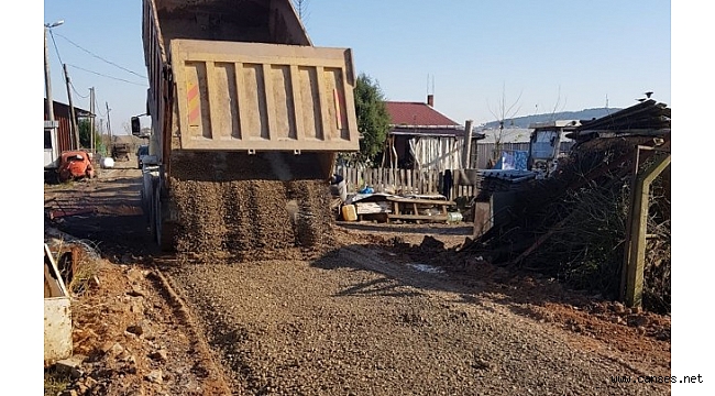 MAHALLE ARALARINDA VE TARLA YOLLARINDA BAKIM ÇALIŞMALARI DEVAM EDİYOR