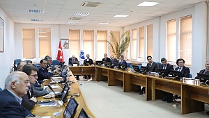 VALİ NAYİR KÜSİ PLANLAMA GELİŞTİRME KURUL TOPLANTISINA KATILDI