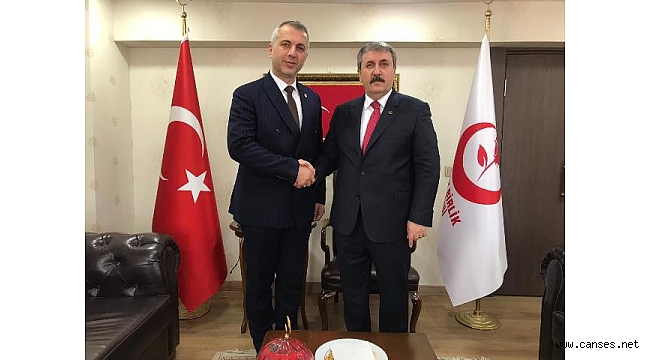 Babaoğlu, Ankara'da Büyük Birlik Partisi rozetini taktı.
