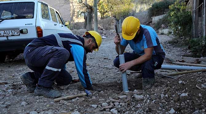 Geyve Hacılar’da altyapı yenilendi