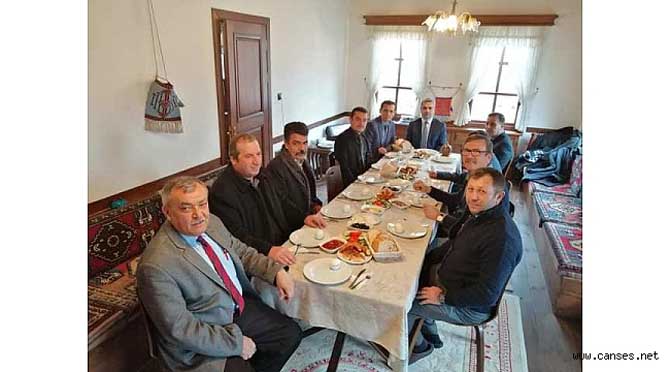 Taraklı İlçe Müdürlüğü Tarafından Hisar Konağında Okul Müdürleriyle Yemekli Toplantı Yapıldı