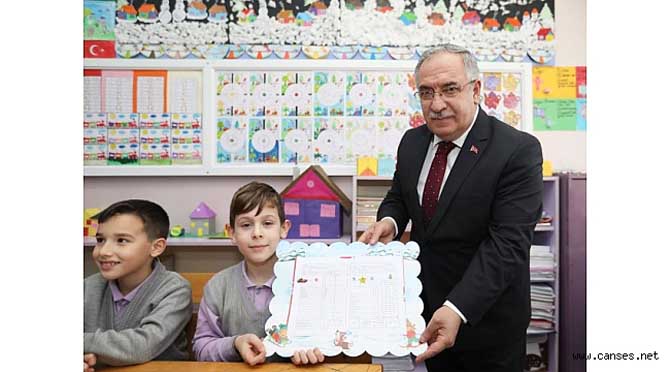 VALİ NAYİR YARIYIL KARNELERİNİ DAĞITTI