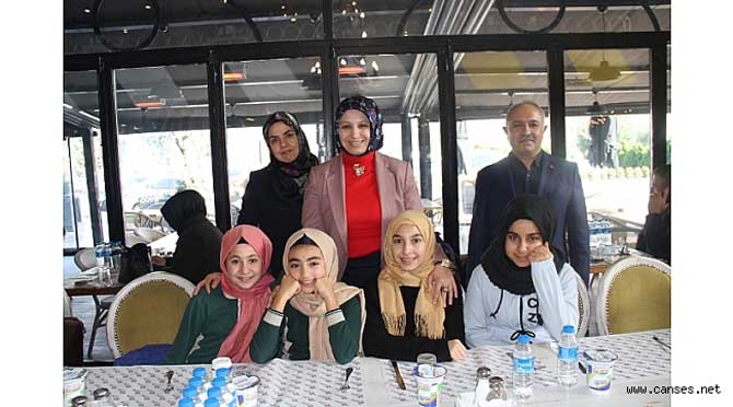 Yarışmalarda Dereceye Girenler Ödüllendirildi.