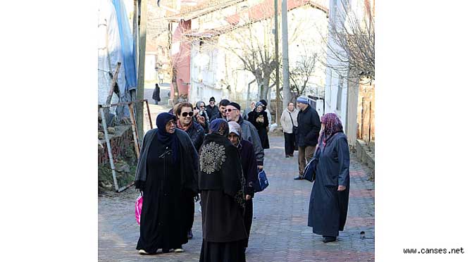 Yaşlılar Taraklı’da tarihi yolculuğa çıktı