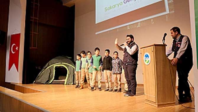 Akyazı SGM'de Minikler Lider İzcilerle Tanıştı
