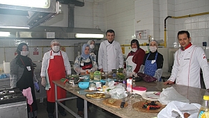 Aşçı Adaylarından Başarılı Yemek Sunumu