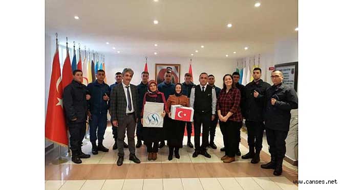 Askerlerimiz İçin Bere Ördüler