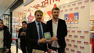 Başkan Alemdar'dan Sakaryalı Yazara İmza Günü Ziyareti