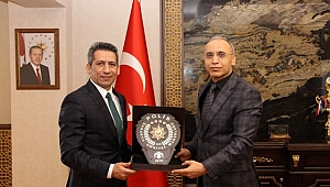 Burak'tan Kaya'ya iade-i ziyaret