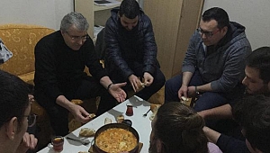 Ekrem Yüce Öğrencilerin Davetini Kırmadı