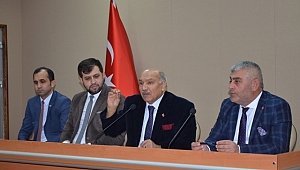 Erenler'de İlçe Bürokratları ile Muhtarlar İstişarede Bulundu