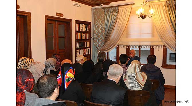 “Kelime kültür hazinesine açılan bir kapıdır”