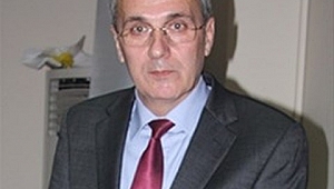 SAĞLIK ÇALIŞANINA UZANAN EL KIRILSIN