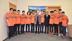 Şampiyonlardan Başkan Öztürk’e Ziyaret