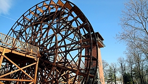 Tarihi Çark’ın Sesi Yeşilin Tonları Ve Güzel Hava