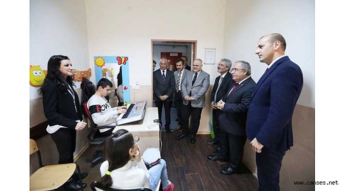 VALİ NAYİR’DEN ÖZEL ÇOCUKLARA ÖZEL ZİYARET
