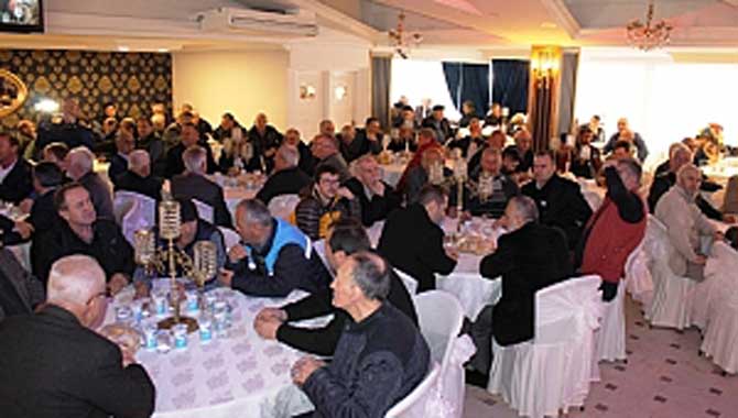 Adapazarı Esnaf Kredi ve Kefalet Kooperifi Üyelerine Yemek Verdi 