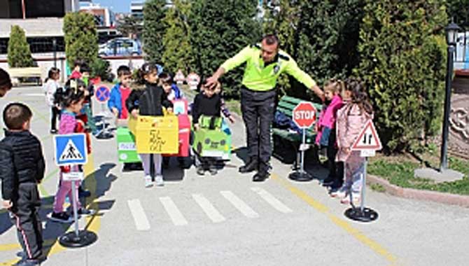 Ailemin Trafik Polisi Sayısı Artıyor