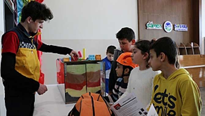 Akyazı SGM’de Deprem Haftası Etkinliği