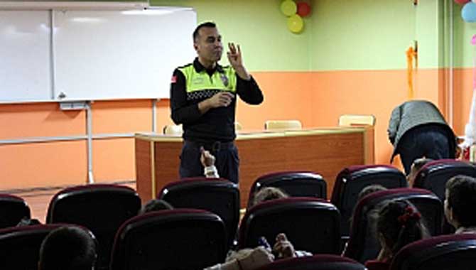 Artık Onlar Ailemin Trafik Polisleri 