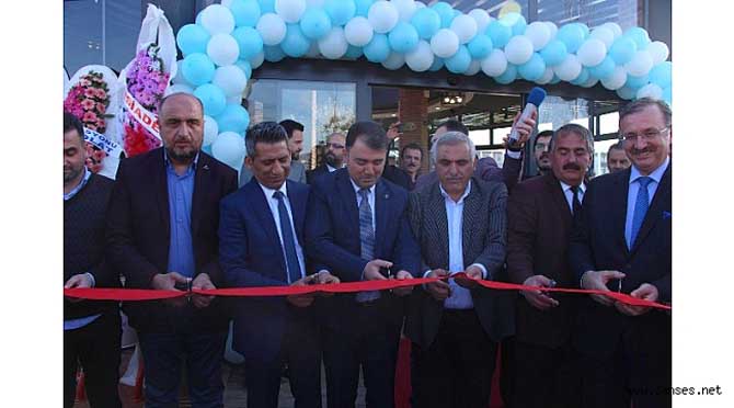 Başkan Burak iş yeri açılışına katıldı