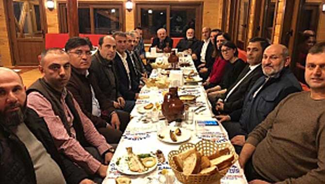 Başkan Püsküllü’den Meclis Üyelerine Veda Yemeği