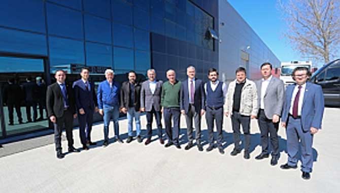 İş Dünyamıza Güveniyoruz