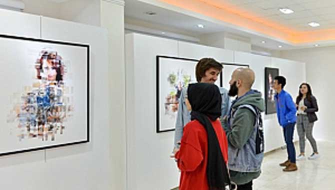 İzafi Portreler Sergisi Açıldı