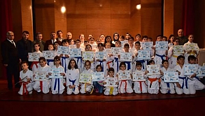 Kuşak Terfi Jimnastik, Aerobik ve Plates Branşları Diploma Törenini Gerçeklestirildi