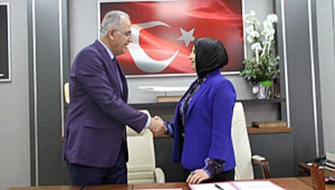 Lise Öğrencileri Voleybol Hakemlik Sertifikası Alabilecek.