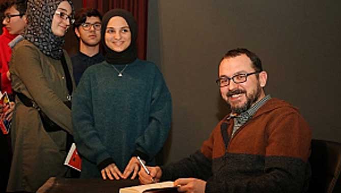 Ödüllü Yazar OSM’de Okurlarıyla Buluştu