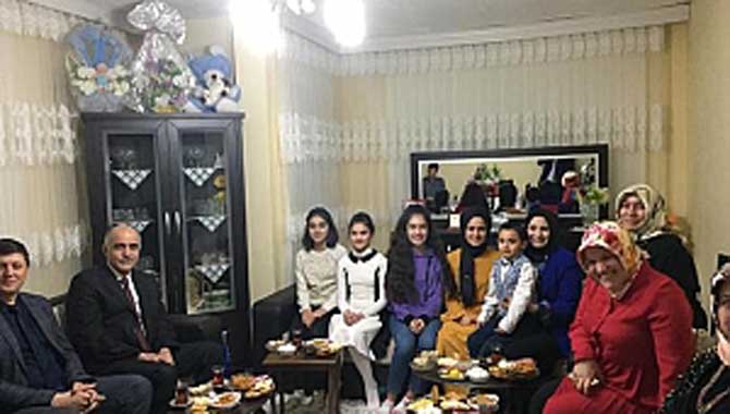 Öğrencilere Ev Ziyaretleri Devam Ediyor