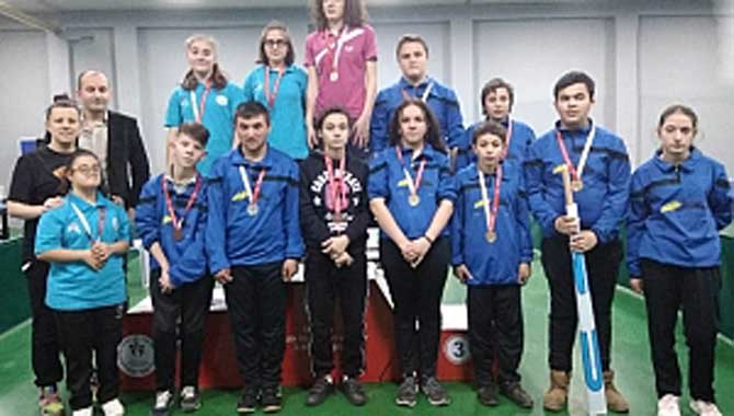 Özel Sporcular Kürsüye Çıktı