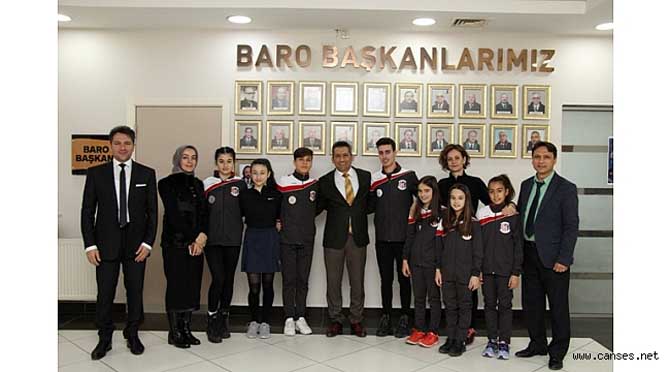 Şampiyon Cimnastikçiler Başkan Burak’ı ziyaret etti