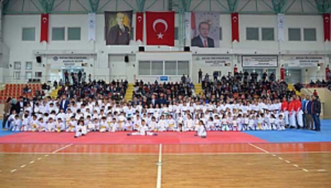 Sporcular Diplomalarını Alacak
