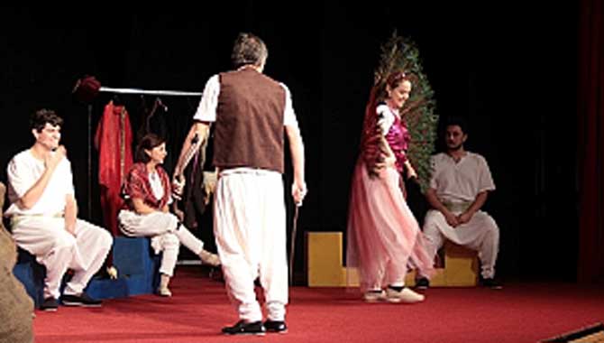 Tiyatro Oyunlarına 115 Bin 200 İzleyici