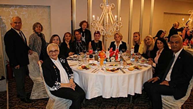 Türk Kadınlar Birliği’nden Muhteşem Bir Balo Daha