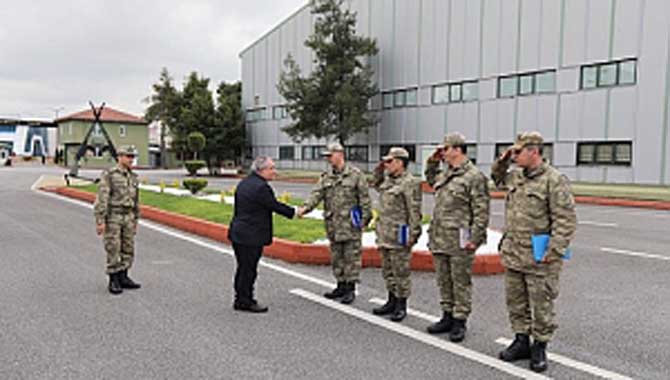 Vali Nayir’den Şehit Onbaşı Mustafa Özen Kışlasına Ziyaret